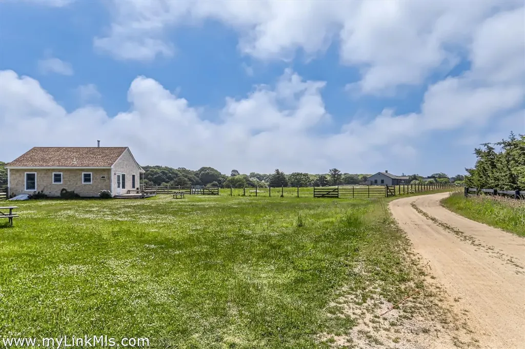 104 Pond View Farm Road West Tisbury MA 02575