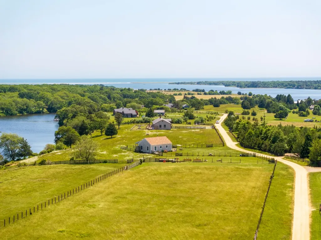 104 Pond View Farm Road West Tisbury MA 02575