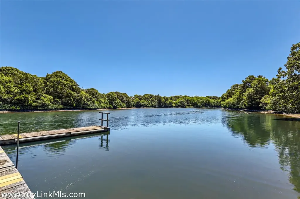 104 Pond View Farm Road West Tisbury MA 02575