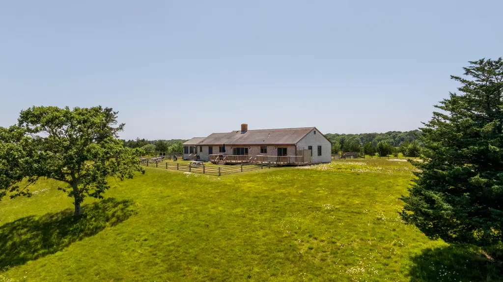 104 Pond View Farm Road West Tisbury MA 02575