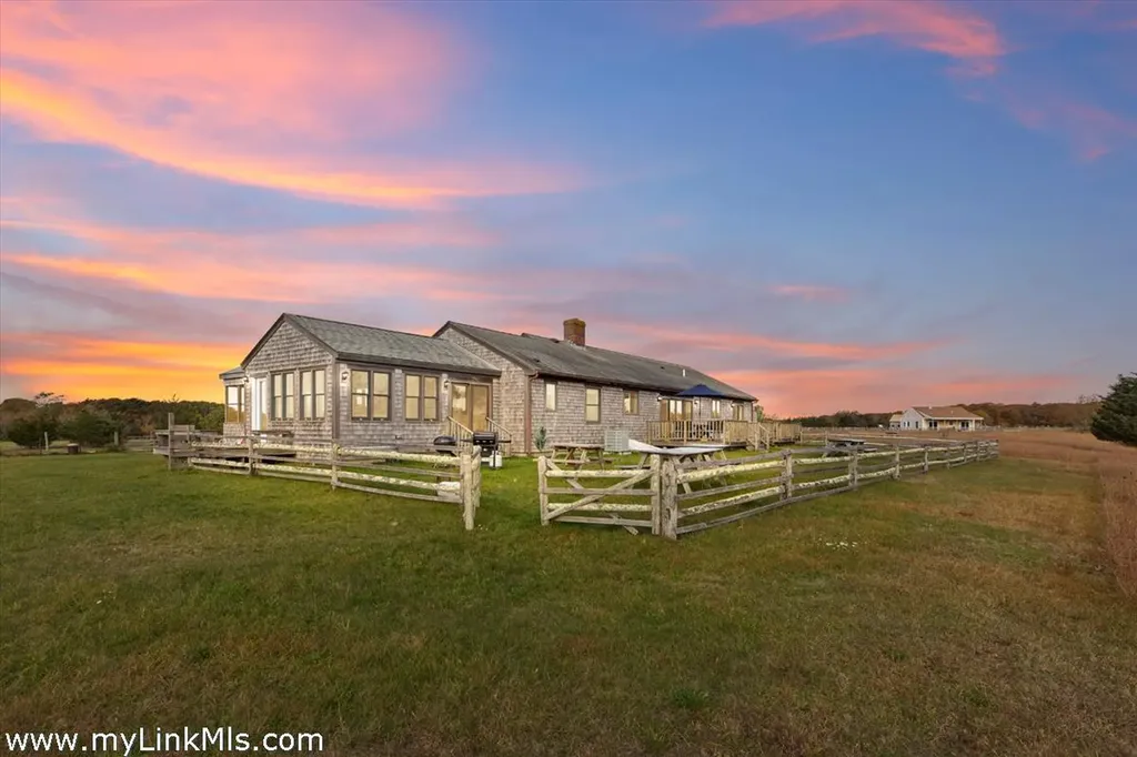 104 Pond View Farm Road West Tisbury MA 02575