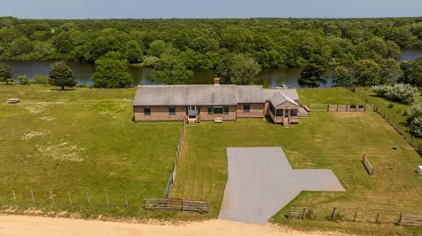 104 Pond View Farm Road West Tisbury MA 02575