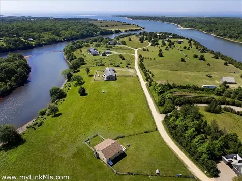 104 Pond View Farm Road West Tisbury MA 02575