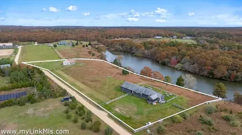 104 Pond View Farm Road West Tisbury MA 02575