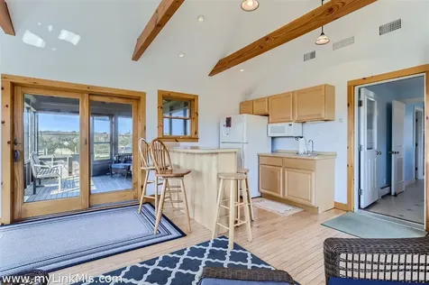 104 Pond View Farm Road West Tisbury MA 02575