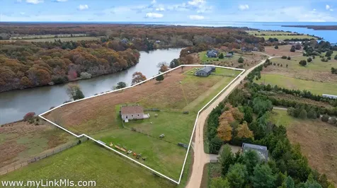 104 Pond View Farm Road West Tisbury MA 02575