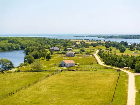 104 Pond View Farm Road West Tisbury MA 02575