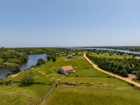 104 Pond View Farm Road West Tisbury MA 02575