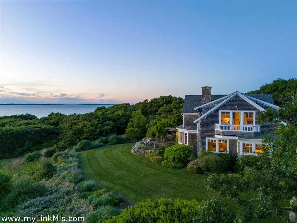 94 Menemsha Inn Road Chilmark MA 02535