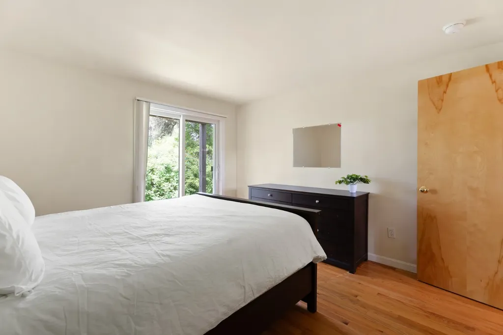 16 Schoolhouse Road Edgartown MA 02539