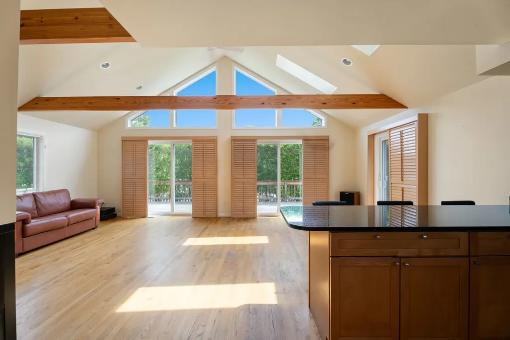 16 Schoolhouse Road Edgartown MA 02539