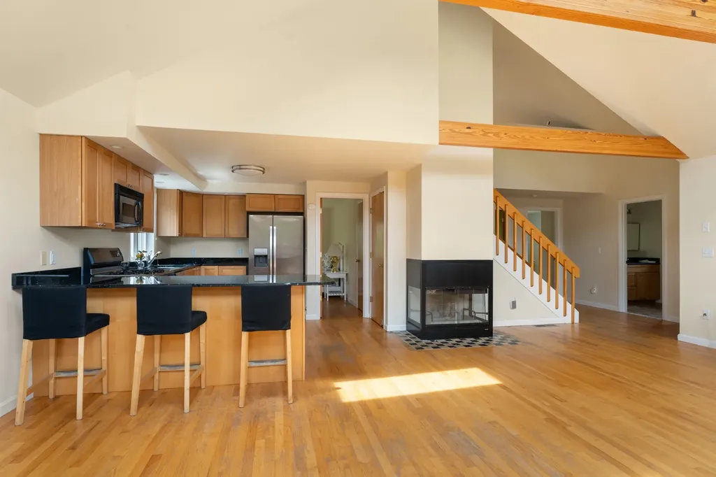 16 Schoolhouse Road Edgartown MA 02539