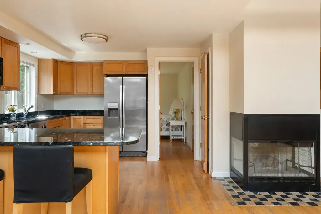 16 Schoolhouse Road Edgartown MA 02539