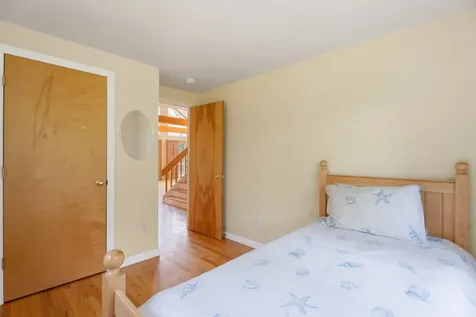 16 Schoolhouse Road Edgartown MA 02539