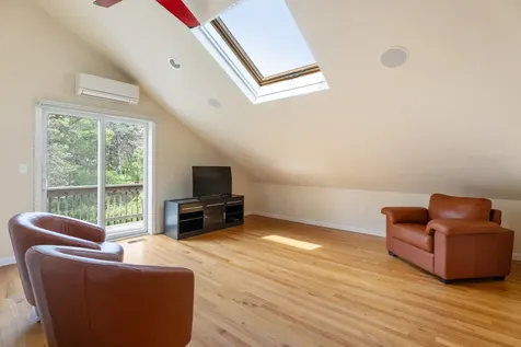 16 Schoolhouse Road Edgartown MA 02539