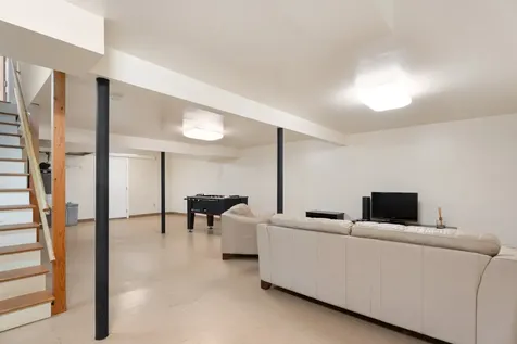 16 Schoolhouse Road Edgartown MA 02539