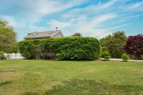 16 Schoolhouse Road Edgartown MA 02539