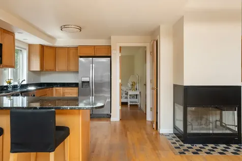 16 Schoolhouse Road Edgartown MA 02539