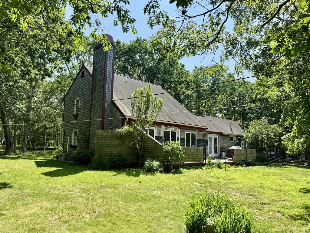 44 Iron Hill Road Oak Bluffs MA 02568