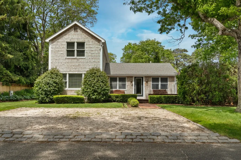 35 Vineyard Avenue Extension Oak Bluffs MA 02557