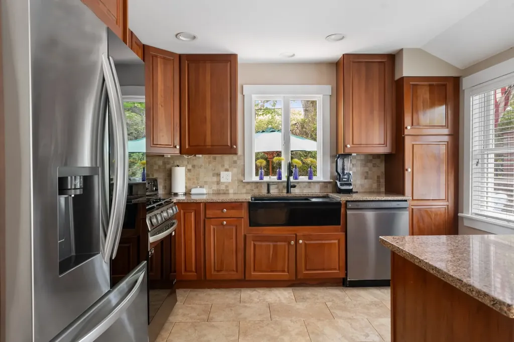 35 Vineyard Avenue Extension Oak Bluffs MA 02557