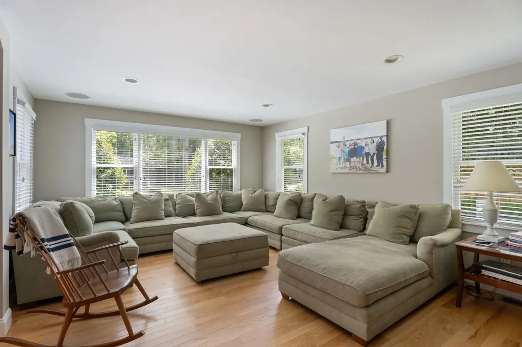 35 Vineyard Avenue Extension Oak Bluffs MA 02557