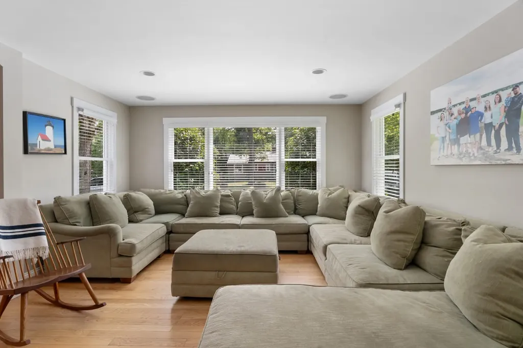 35 Vineyard Avenue Extension Oak Bluffs MA 02557