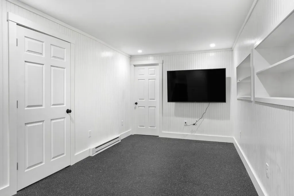 35 Vineyard Avenue Extension Oak Bluffs MA 02557