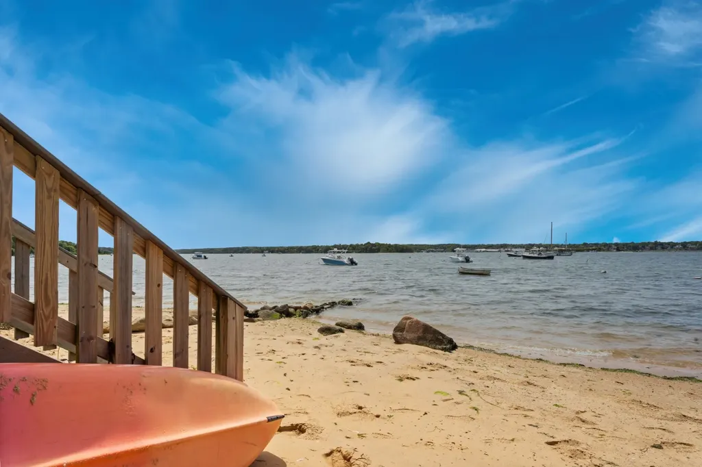 35 Vineyard Avenue Extension Oak Bluffs MA 02557