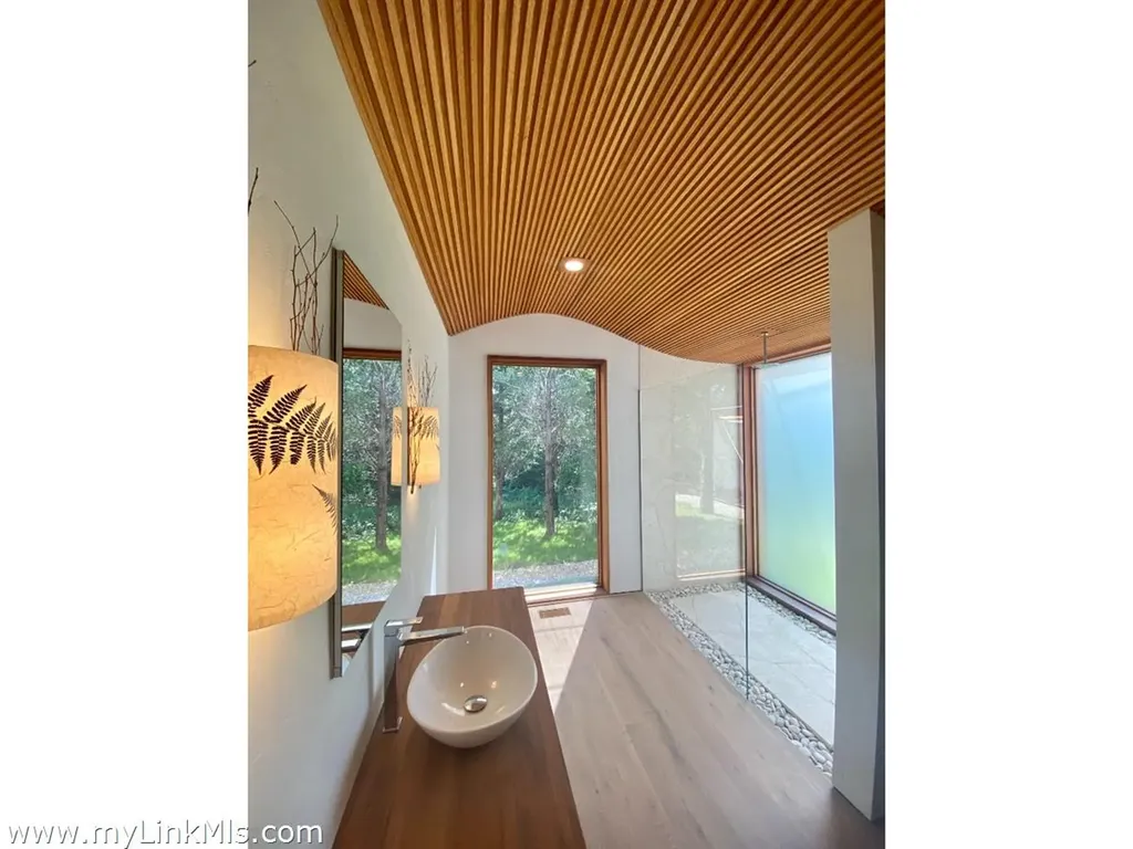 60 Bartimus Luce Road West Tisbury MA 02575