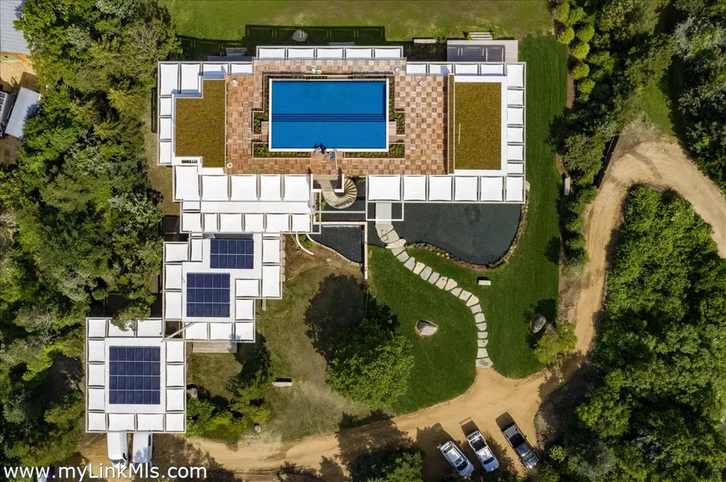 60 Bartimus Luce Road West Tisbury MA 02575