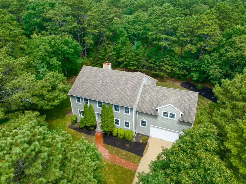 7 Upper Meadow Lane Oak Bluffs MA 02557