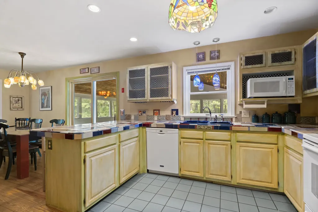 7 Upper Meadow Lane Oak Bluffs MA 02557