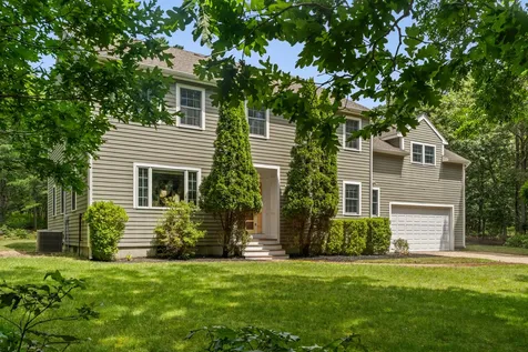 7 Upper Meadow Lane Oak Bluffs MA 02557