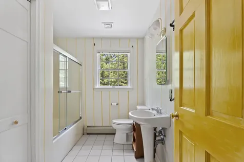 7 Upper Meadow Lane Oak Bluffs MA 02557