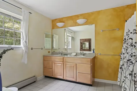 7 Upper Meadow Lane Oak Bluffs MA 02557