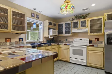 7 Upper Meadow Lane Oak Bluffs MA 02557