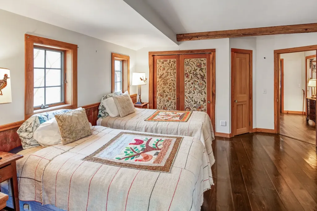 11 By The Woods Chilmark MA 02535