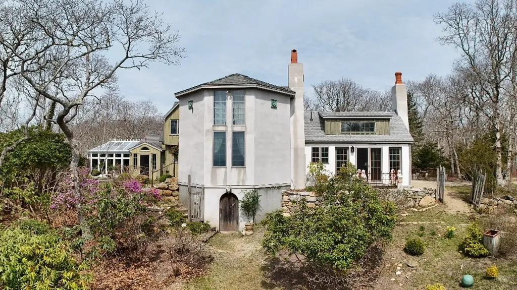 11 By The Woods Chilmark MA 02535