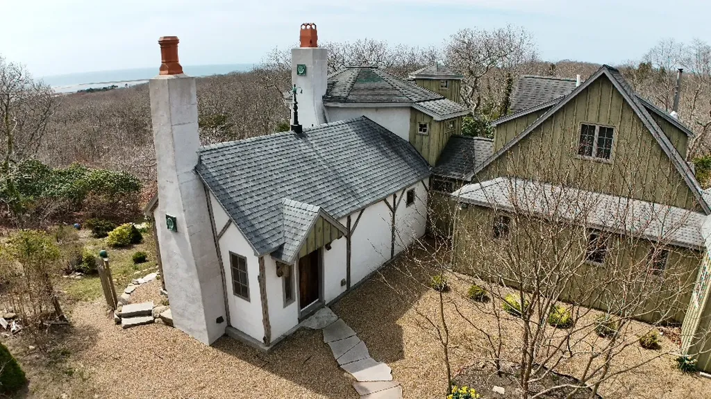 11 By The Woods Chilmark MA 02535