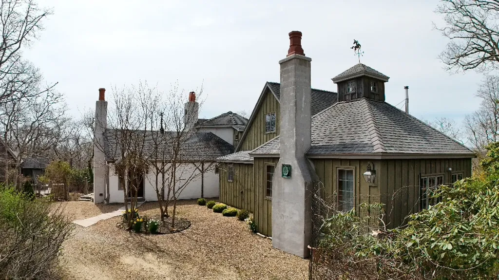 11 By The Woods Chilmark MA 02535