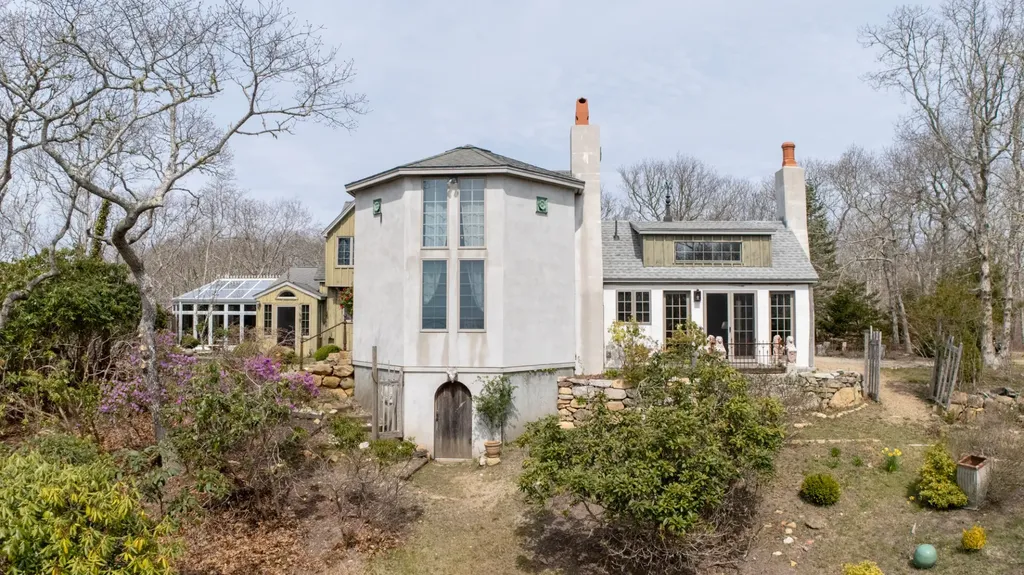 11 By The Woods Chilmark MA 02535