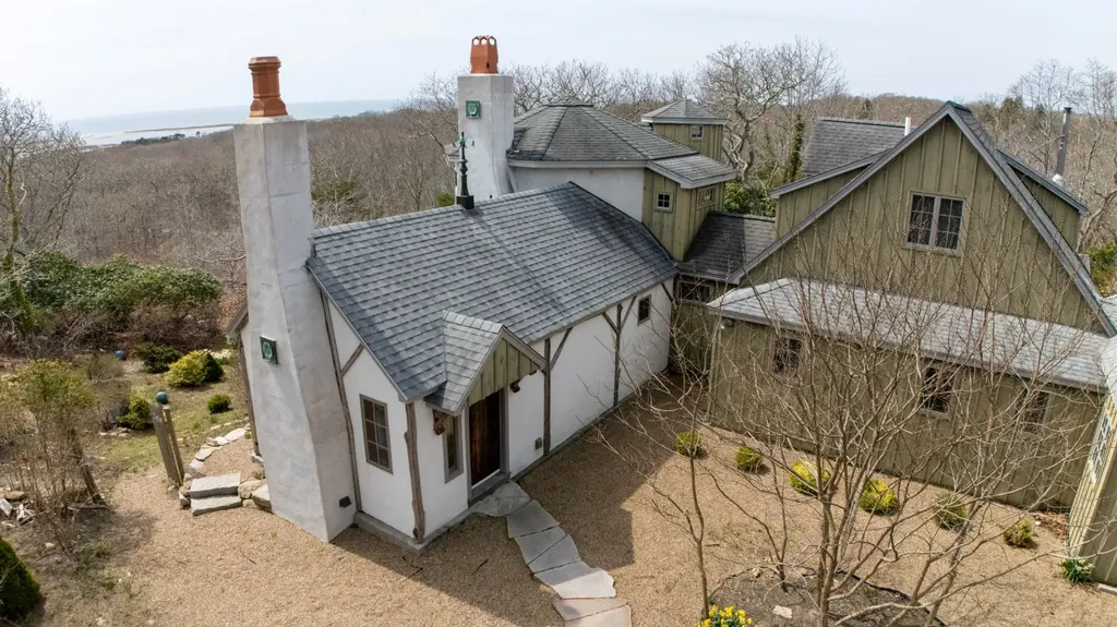 11 By The Woods Chilmark MA 02535