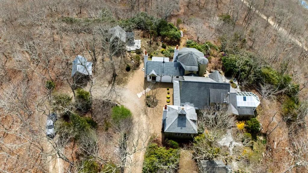 11 By The Woods Chilmark MA 02535