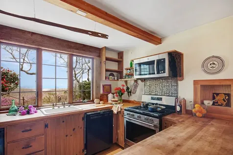 11 By The Woods Chilmark MA 02535