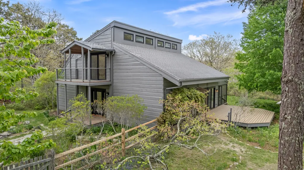 212 Charles Neck Way West Tisbury MA 02575