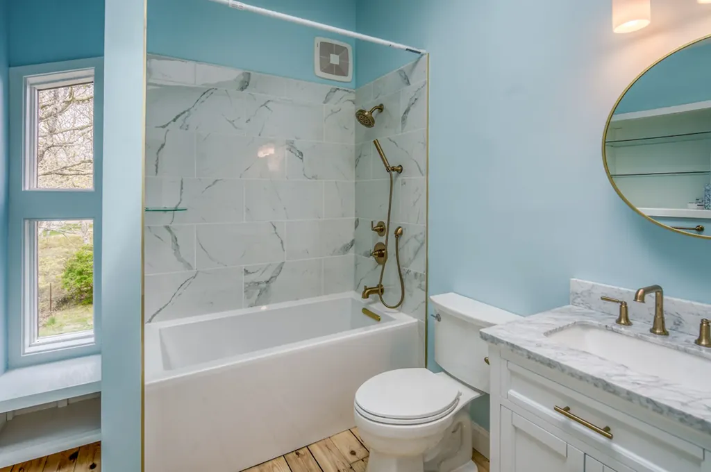 212 Charles Neck Way West Tisbury MA 02575