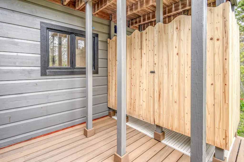 212 Charles Neck Way West Tisbury MA 02575