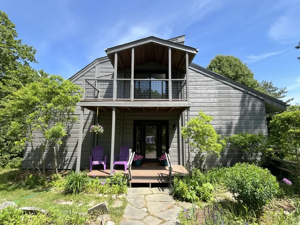 212 Charles Neck Way West Tisbury MA 02575