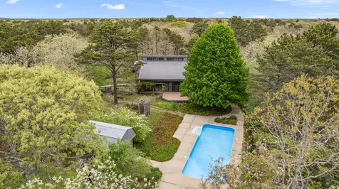 212 Charles Neck Way West Tisbury MA 02575